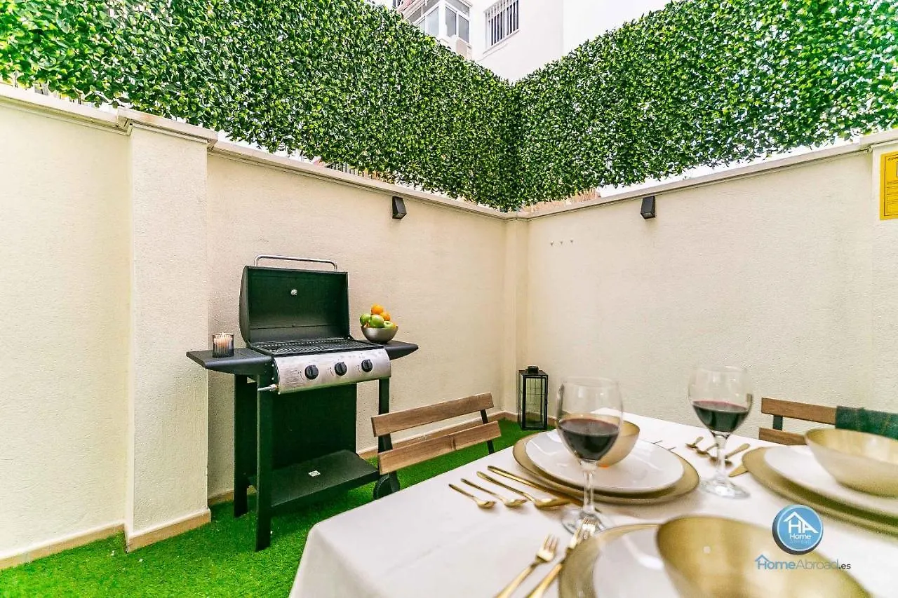 Bajo Urbano Boutique En Carlos Haya Con Terraza Y Parking Málaga