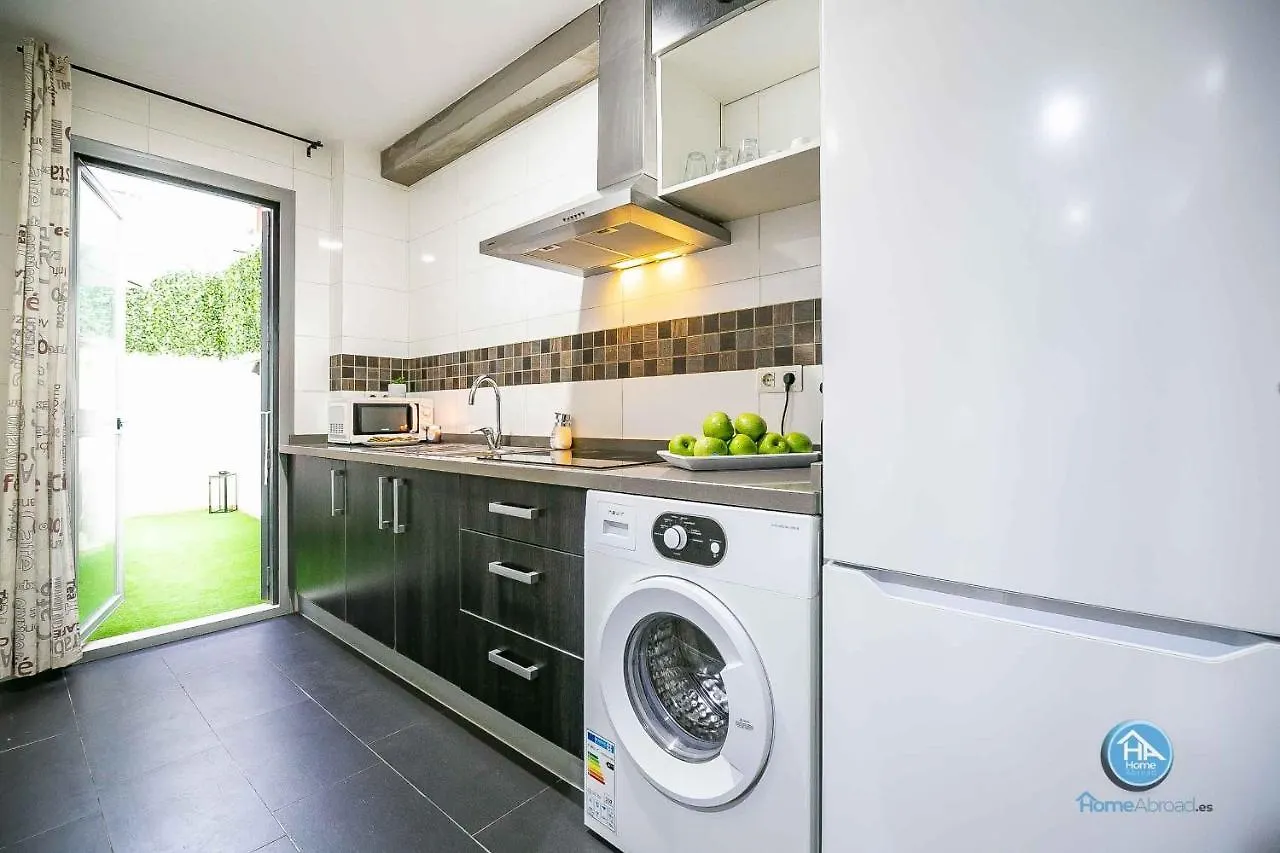 Apartamento Bajo Urbano Boutique En Carlos Haya Con Terraza Y Parking Málaga