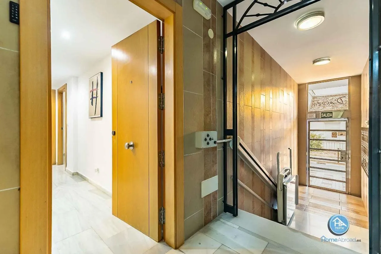 Bajo Urbano Boutique En Carlos Haya Con Terraza Y Parking Málaga Apartamento