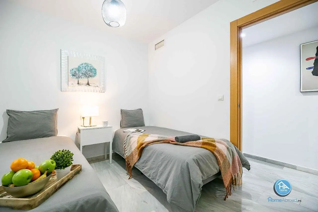Apartamento Bajo Urbano Boutique En Carlos Haya Con Terraza Y Parking Málaga